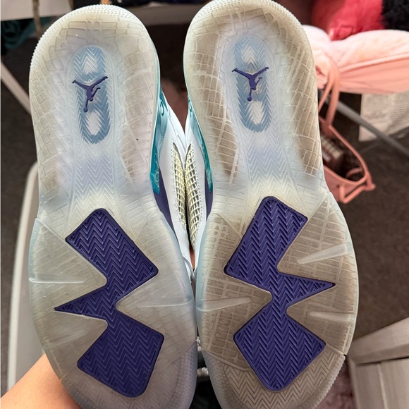 Nike Air Jordan Mars 270 Grape Sneakers - Picture 5 of 7